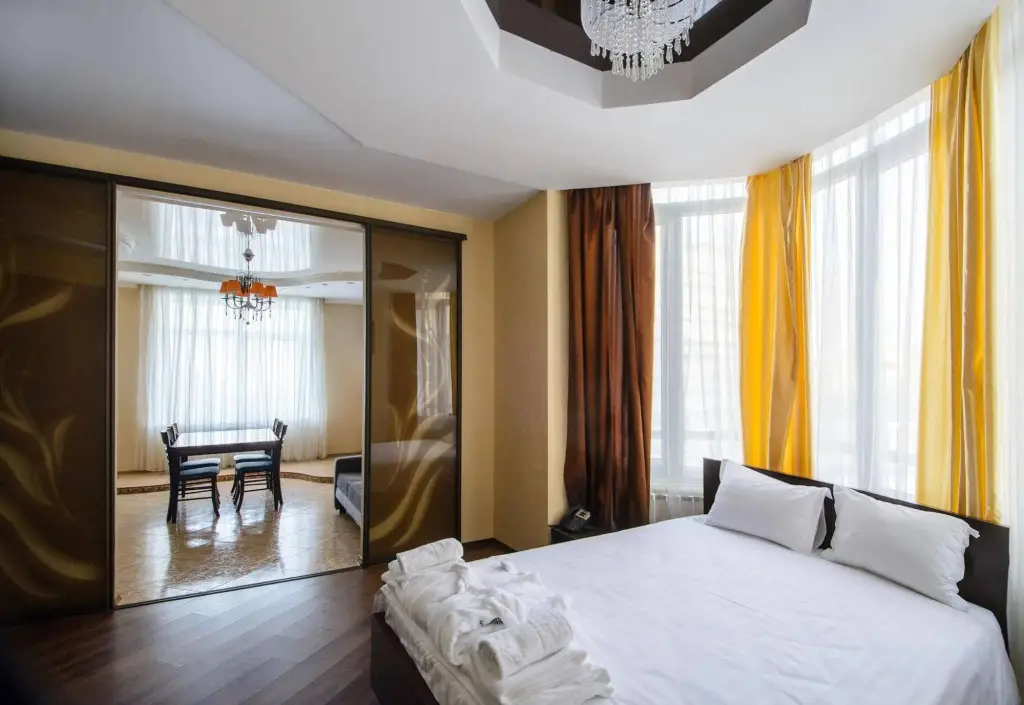 Новосибирск: Меблированные комнаты AHOTELS design style on Oktyabrskaya