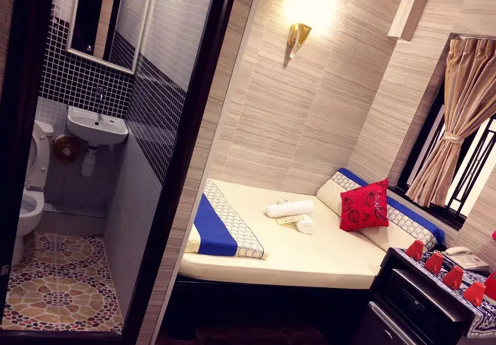 Гонконг: Paris Guest House