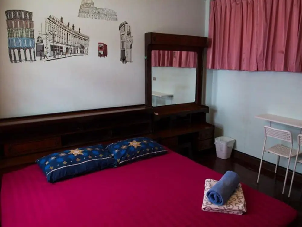 Бангкок: Mad Cow Hostel