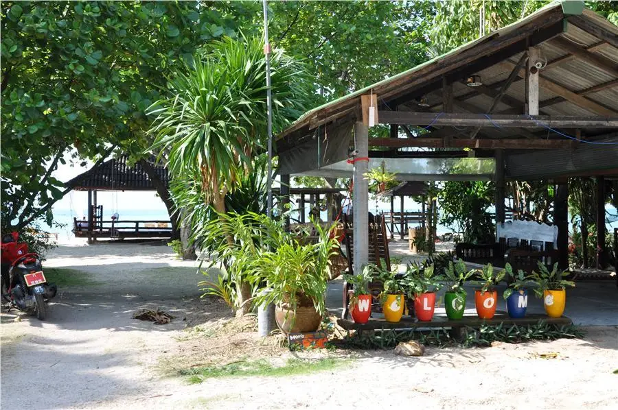 Charm Beach Resort — фото 1