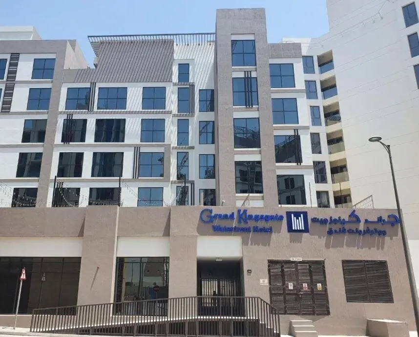 Дубай: Отель Grand Kingsgate Waterfront By Millennium Hotels