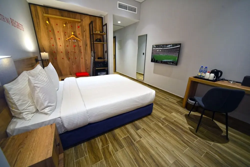 Дубай: Отель Grand Kingsgate Waterfront By Millennium Hotels