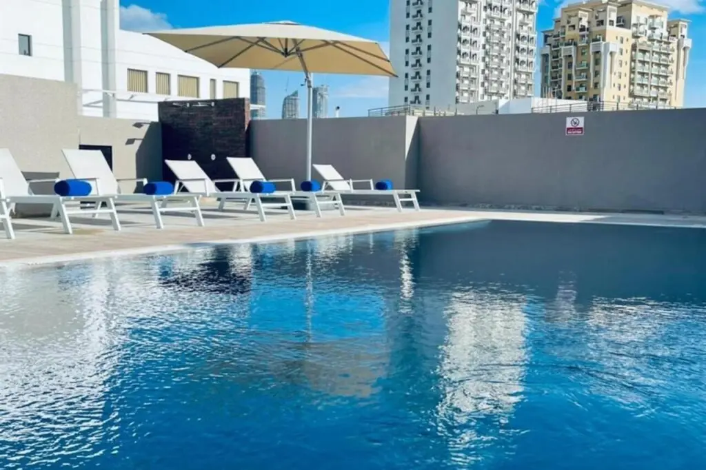 Дубай: Отель Grand Kingsgate Waterfront By Millennium Hotels