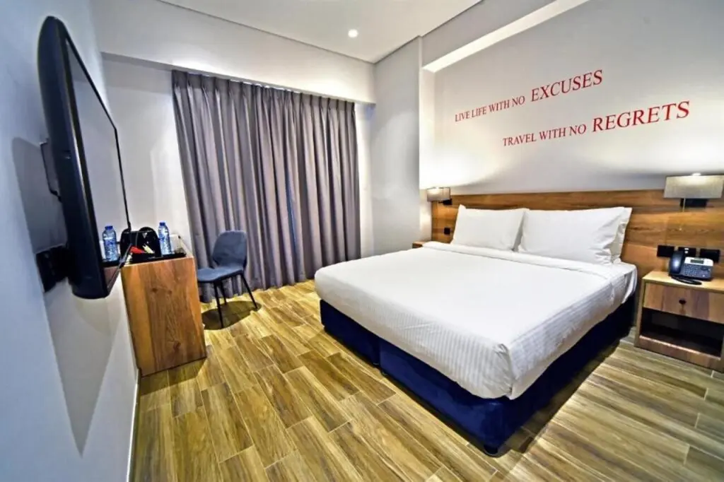 Дубай: Отель Grand Kingsgate Waterfront By Millennium Hotels