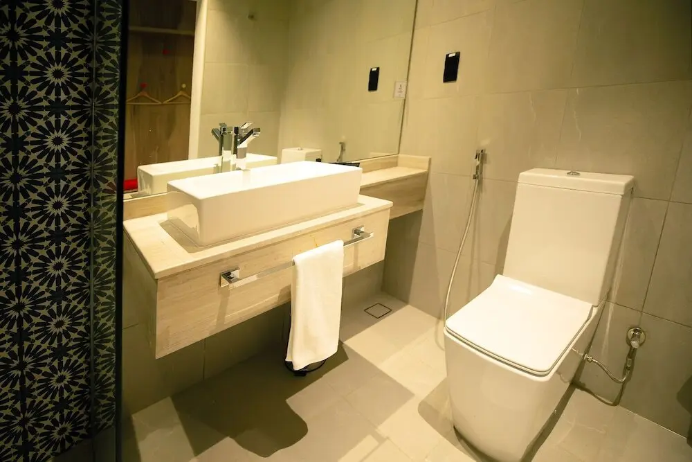Дубай: Отель Grand Kingsgate Waterfront By Millennium Hotels