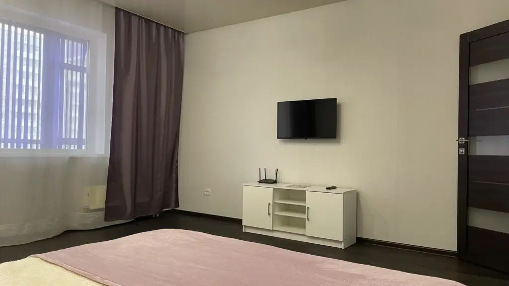 Красноярск: Апартаменты Светлогорский Переулок, 6