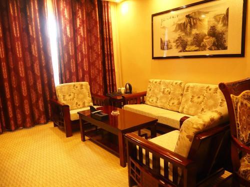 Цзюцюань: Dunhuang Gold Dragon Hotel