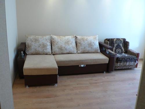 Томск: Apartment on Uchebnaya 7/1