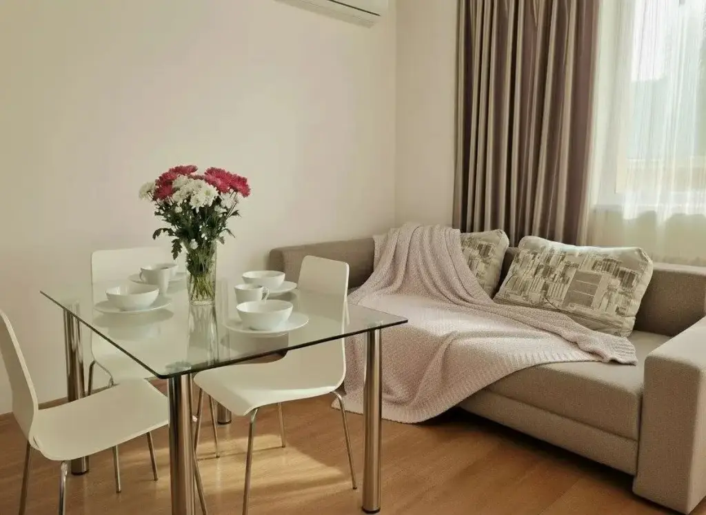 Новосибирск: Uyutnaya Studiya Klas Home U Royyal Parka Flat
