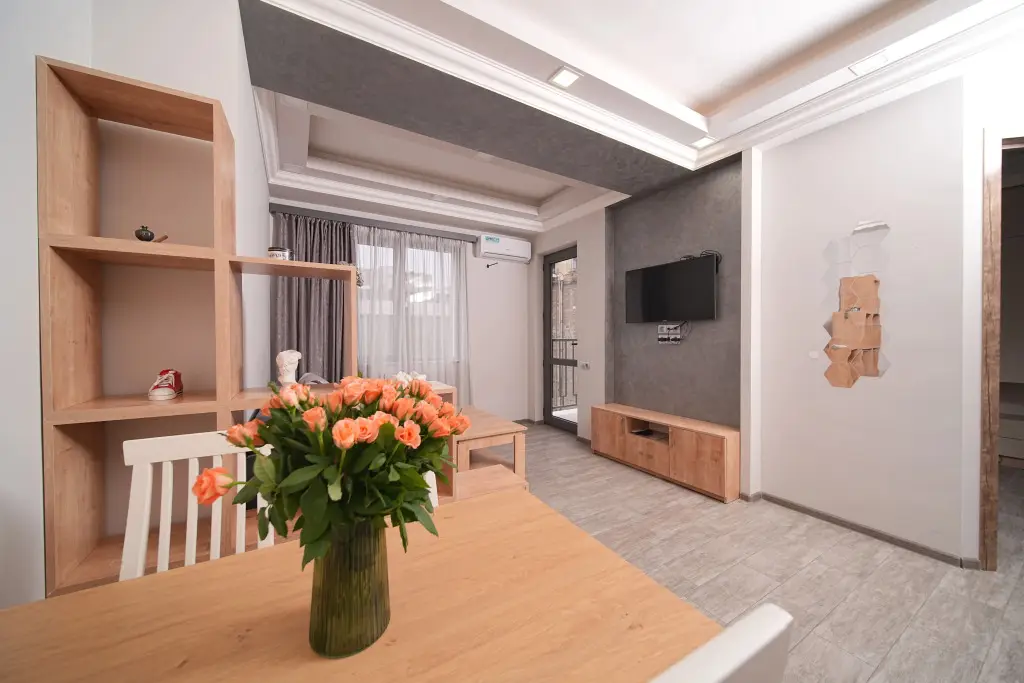 Ереван: Апартаменты Cozy 1-Bedroom Apartment with Balcony by Sweet Home