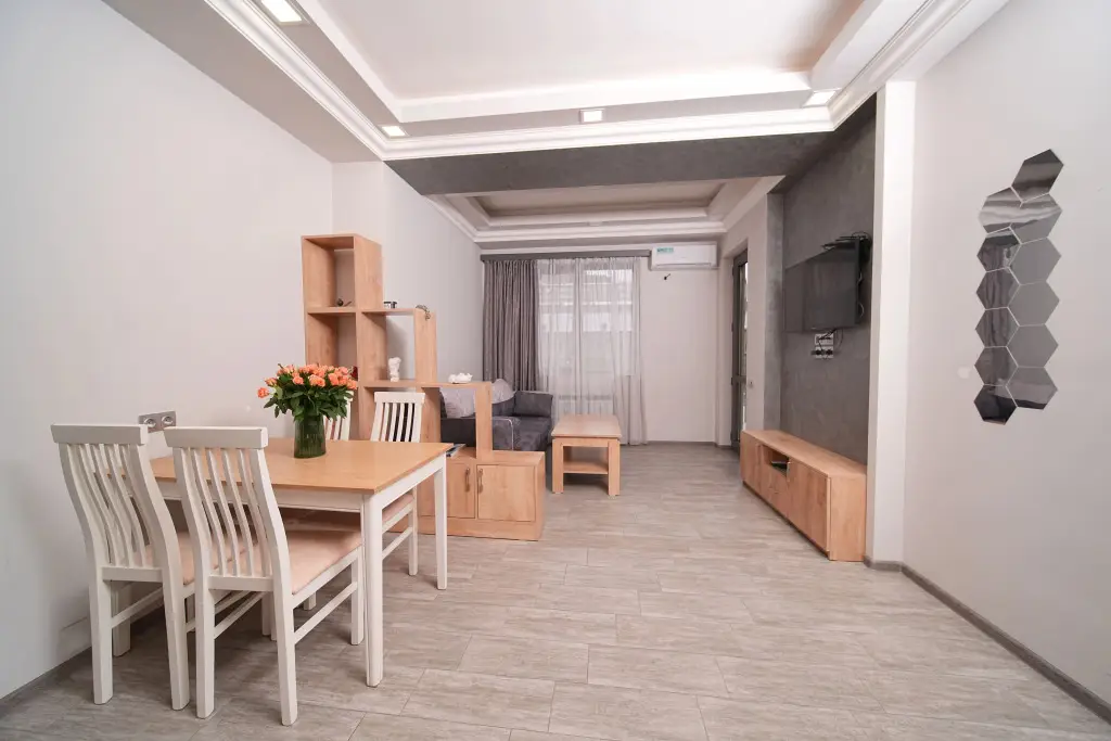Ереван: Апартаменты Cozy 1-Bedroom Apartment with Balcony by Sweet Home