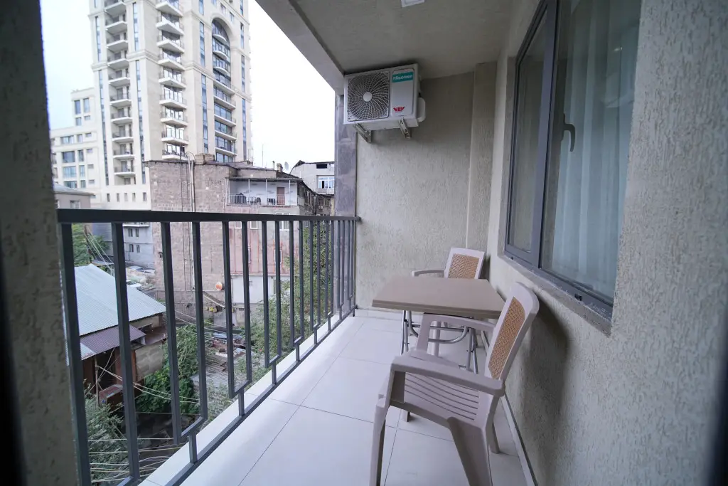 Ереван: Апартаменты Cozy 1-Bedroom Apartment with Balcony by Sweet Home