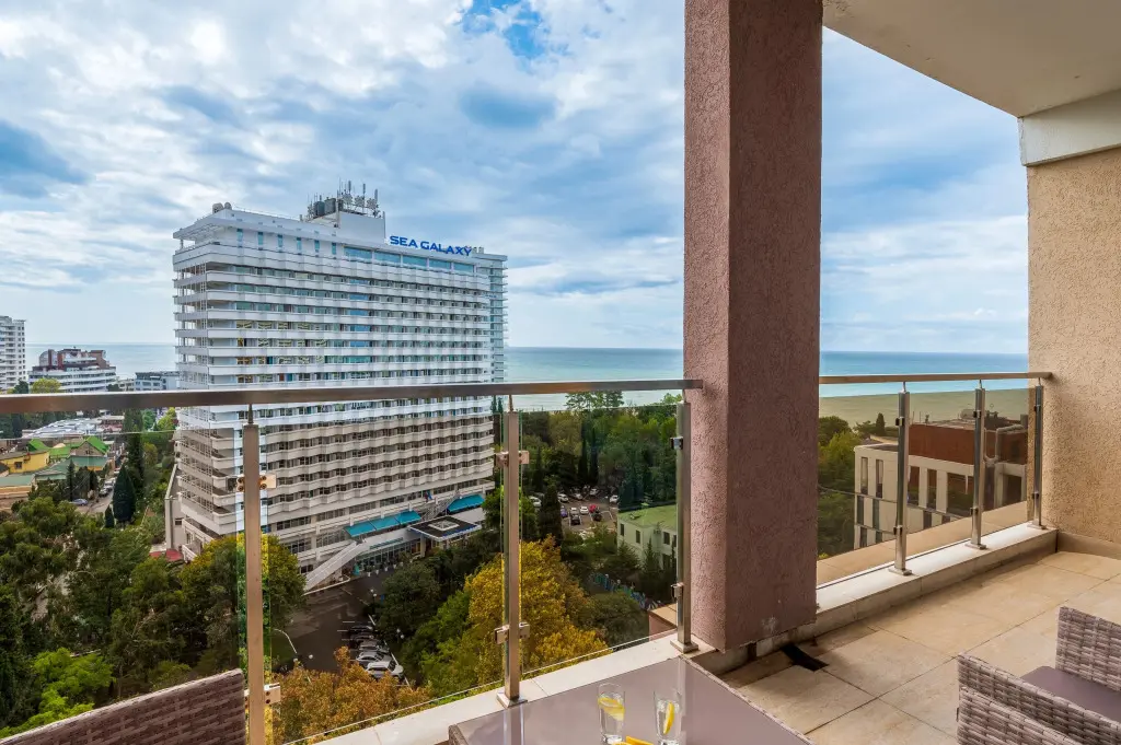 Сочи: Апартаменты RED APARTMENTS Светлана Парк Мелани