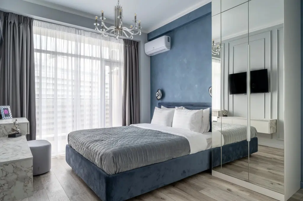 Сочи: Апартаменты RED APARTMENTS Светлана Парк Мелани