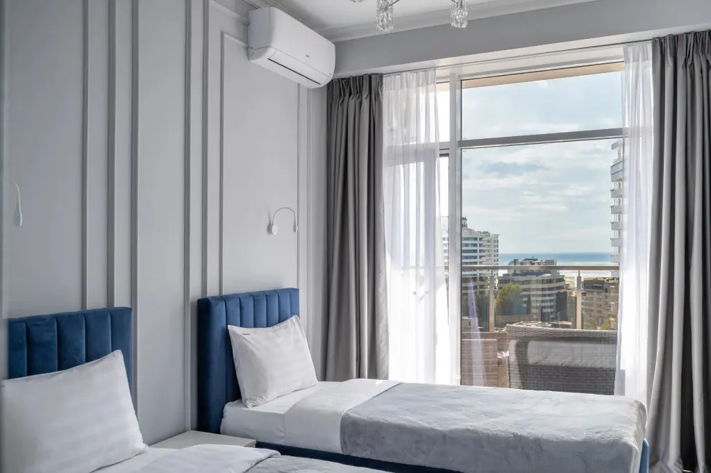 Сочи: Апартаменты RED APARTMENTS Светлана Парк Мелани