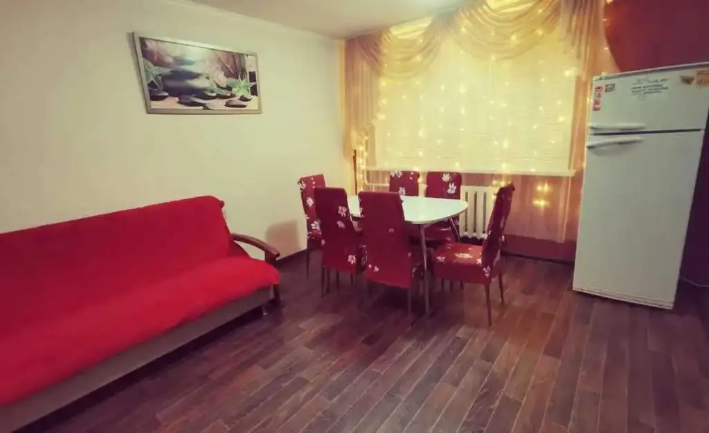 Трехкомнатные апартаменты  в микрорайоне 8а, 42 — фото 1