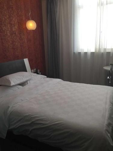 Куньмин: Fairyland Hotel Tuodong