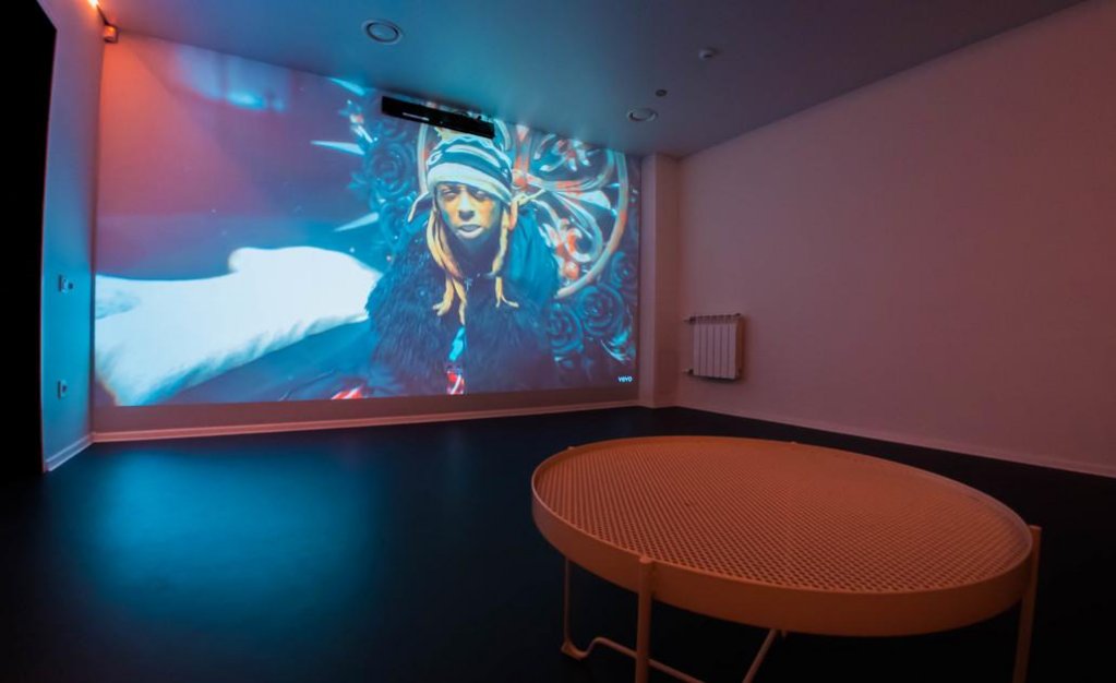 Новосибирск: Yousinn (Юсинн) на улице Галущака 9