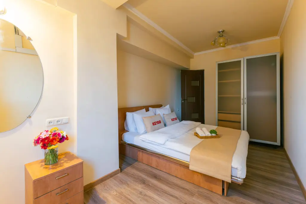 Ереван: Апартаменты 1BR Apt Near Opera City Center by Keygo 90