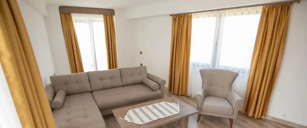 Бурхание: E-87 Highway Otel