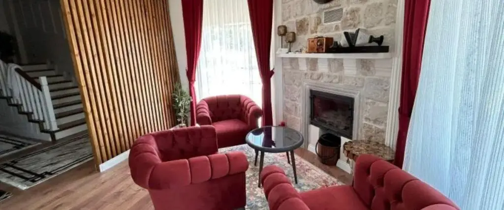 Аванос: Green Valley House