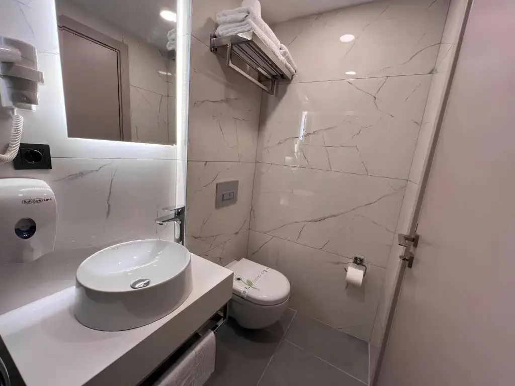 Roi Hotel Alsancak — фото 1