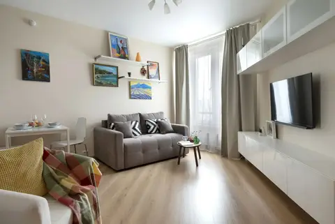 Апартаменты MMyhomeYourhome на Оптиков д34 к1 — фото 1