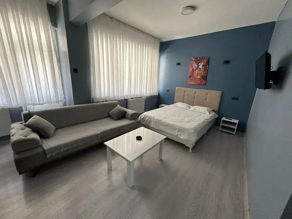Усак: Umk Pansiyon Cadde
