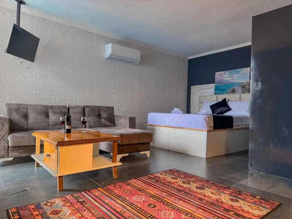 Helvaci: Paska Hotel Yeni Foca
