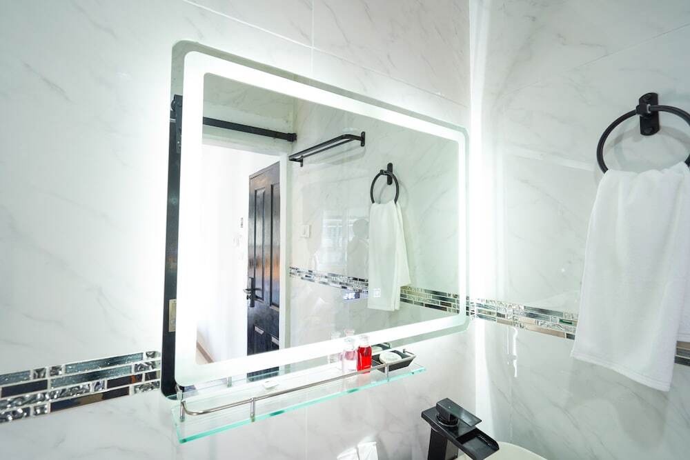 Бангкок: Thonglor Suites Hotel