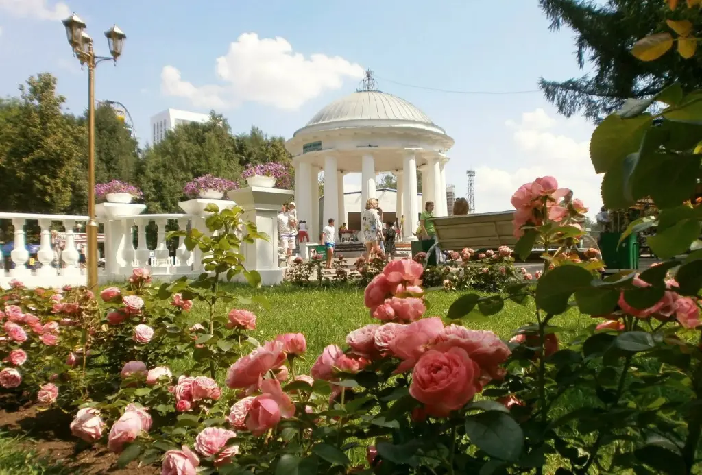 Пермь: Квартира двухкомнатная с кондиционером в самом центре города, рядом с парком развлечений им. Горького на 8 человек