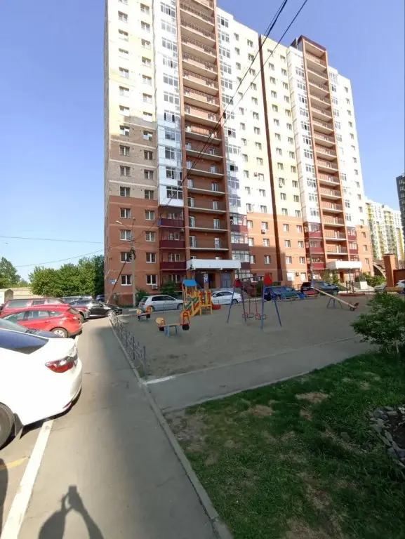 Иркутск: Алые паруса в микрорайоне Крылатый 24/4