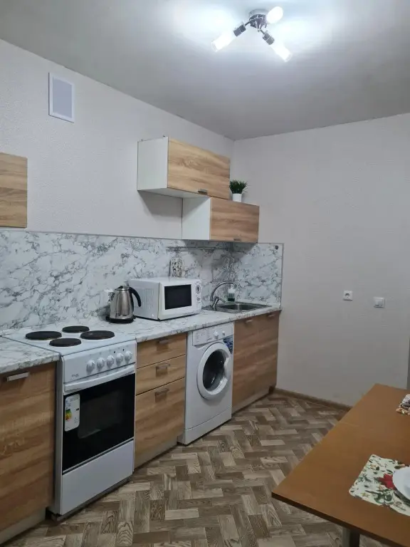 Уфа: Апартаменты на улице Габдуллы Амантая 3