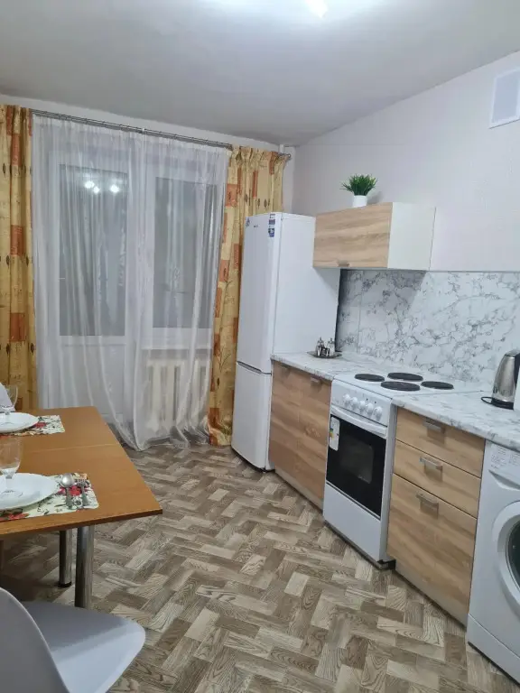 Уфа: Апартаменты на улице Габдуллы Амантая 3