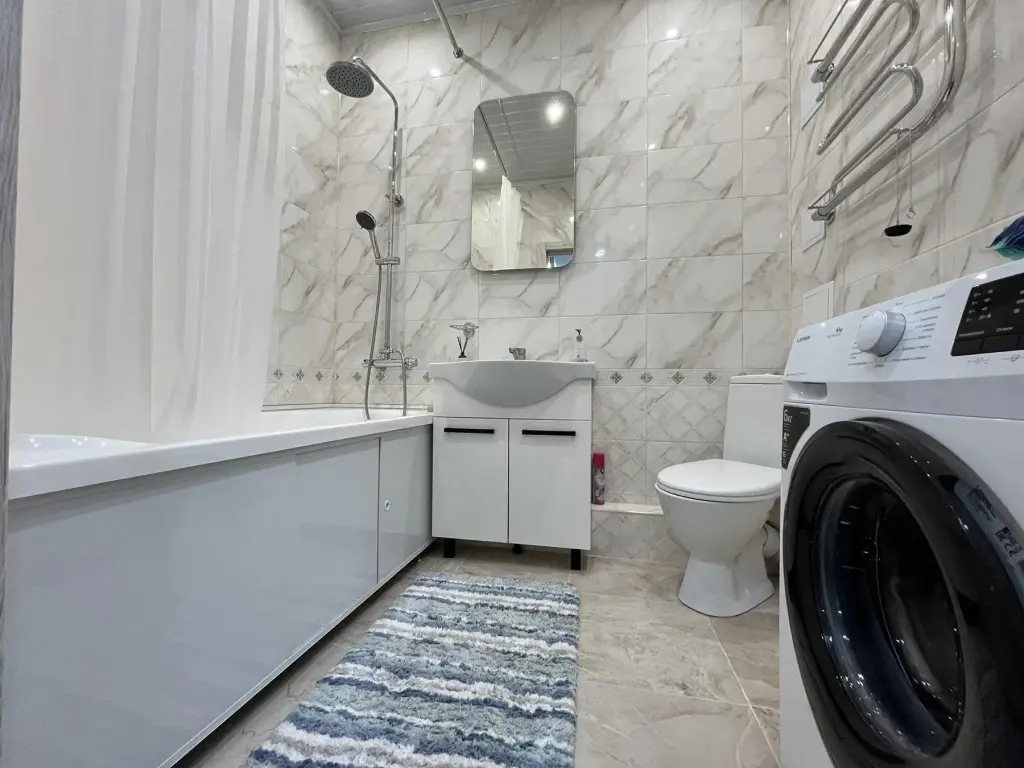 Тюмень: Romlex Apartments (Ромлекс) на улице Героев Сталинградской битвы