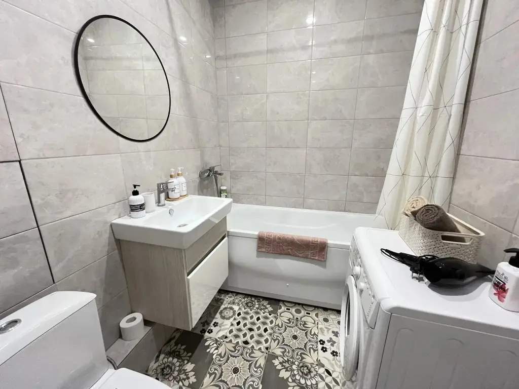 Тюмень: Romlex Apartments (Ромлекс) на улице Героев Сталинградской битвы 1