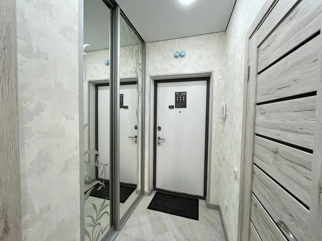 Тюмень: Romlex Apartments (Ромлекс) на улице Героев Сталинградской битвы 1