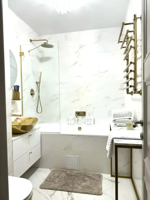 Калининград: Апартаменты Dream House Luxe (Дом мечты люкс) на улице Уральская 20