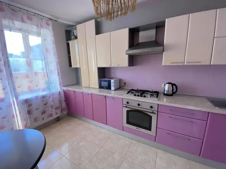 Калининград: Apartments on Yubileynaya street 8
