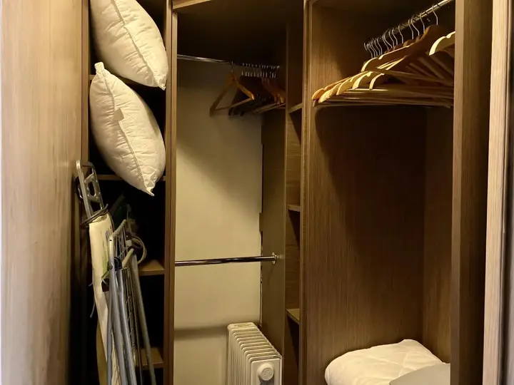 Калининград: Апартаменты Grape Room Apartment (Грейп Рум Апартмент) на проспекте Мира 122