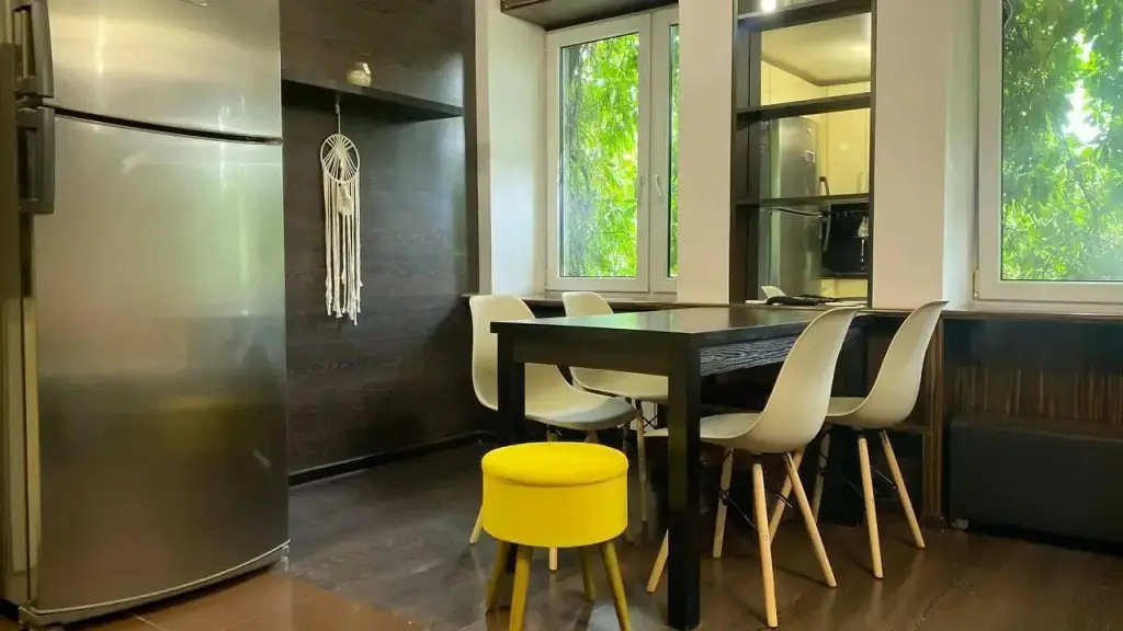 Калининград: Апартаменты Grape Room Apartment (Грейп Рум Апартмент) на проспекте Мира 122