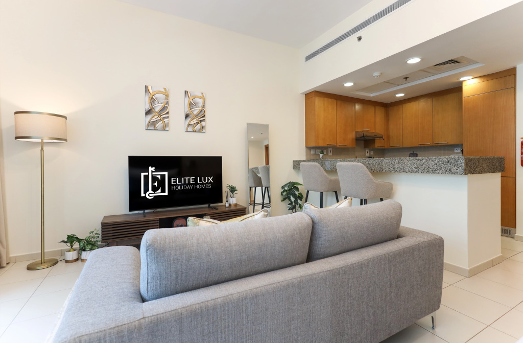 Апартаменты Elite Lux Holiday Homes - Modern Elegance Studio in Business Bay, Dubai — фото 1