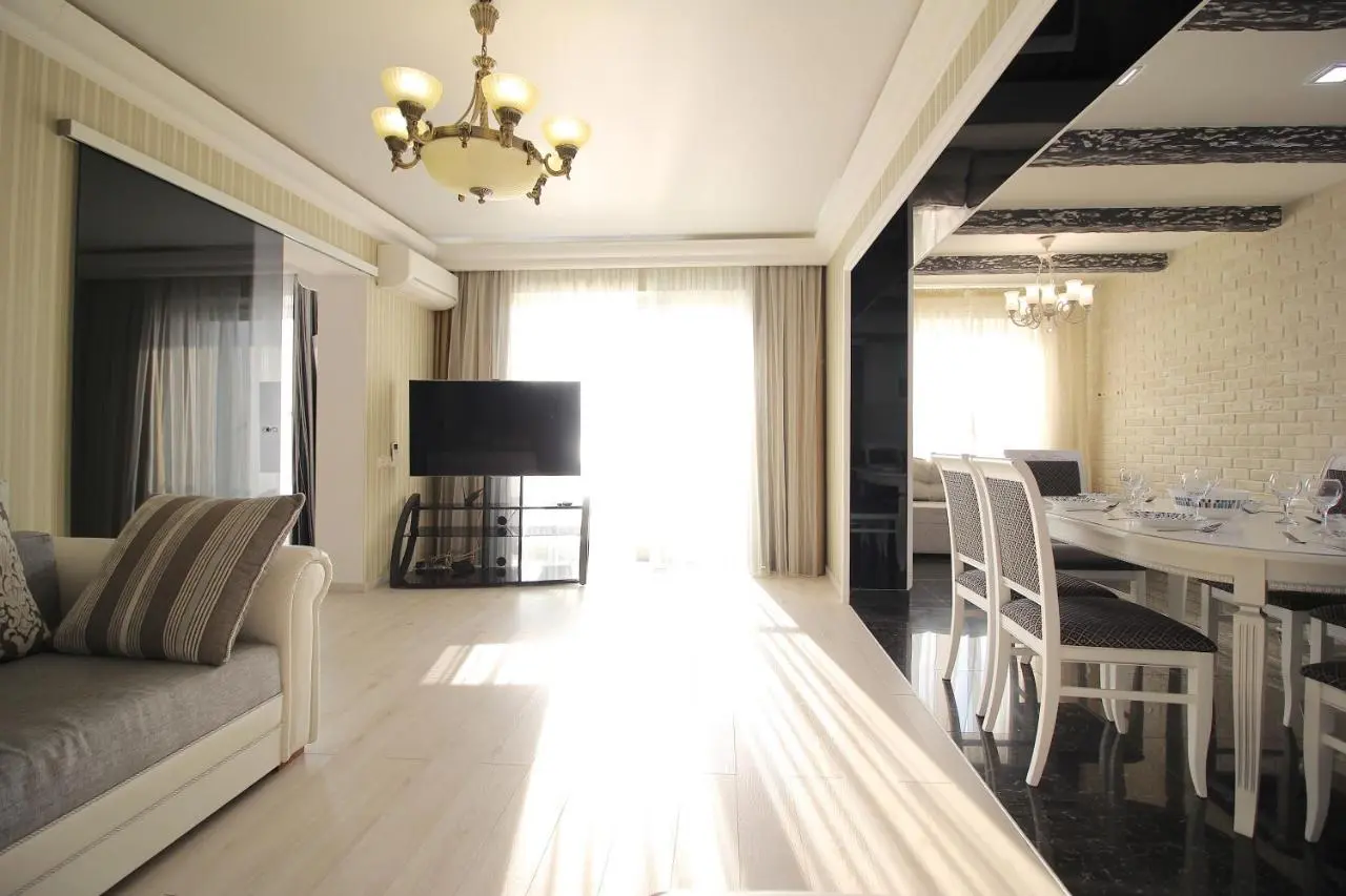 Сочи: SeaView 1BR balcony Apartment