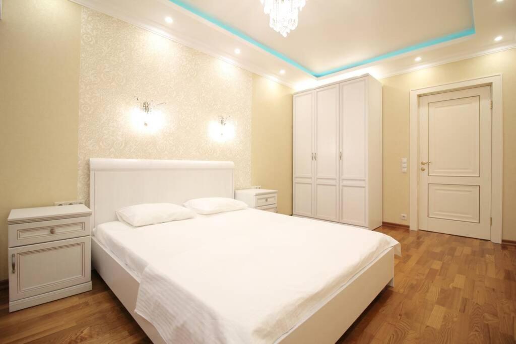 Сочи: SeaView 1BR balcony Apartment