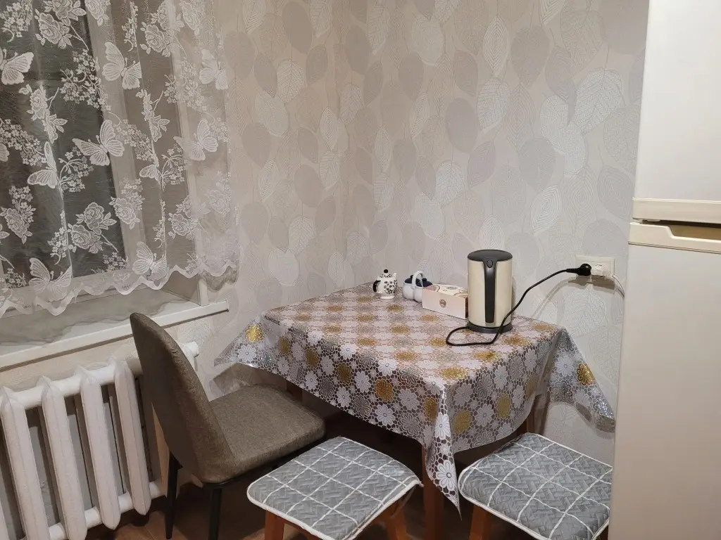 Владивосток: Апартаменты Home Time Океанский проспект 98