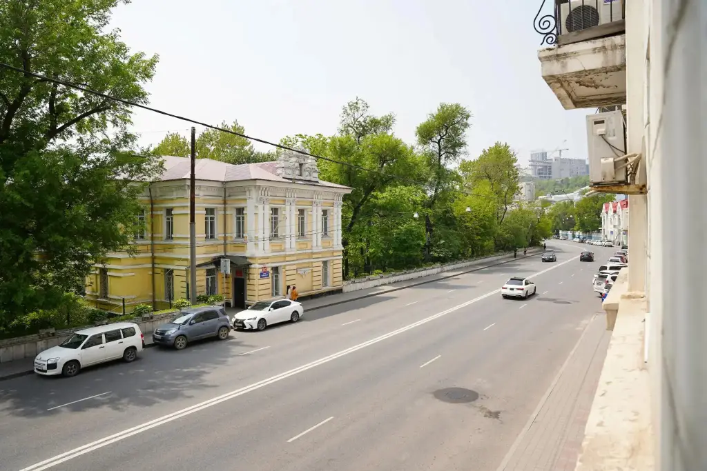 Владивосток: OGNI Apartments на улице Светланская 117