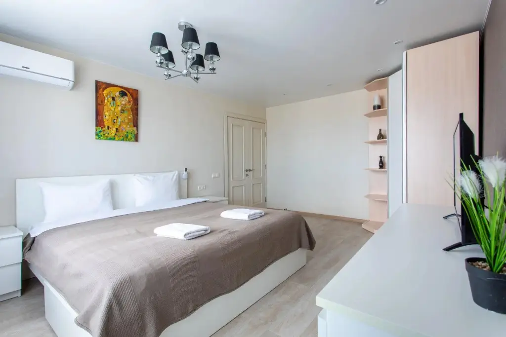 Владивосток: OGNI Apartments на проспекте Острякова 6