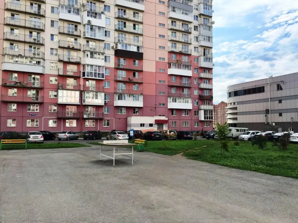 Апартаменты на проспекте Н.С. Ермакова 30 — фото 1