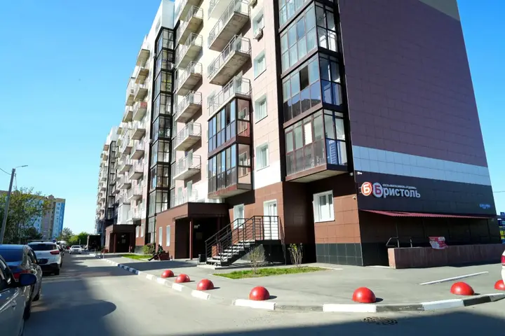 Омск: Апартаменты на улице 3-я Енисейская 32