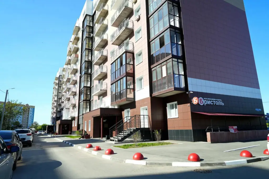 Омск: Апартаменты на улице 3-я Енисейская 32